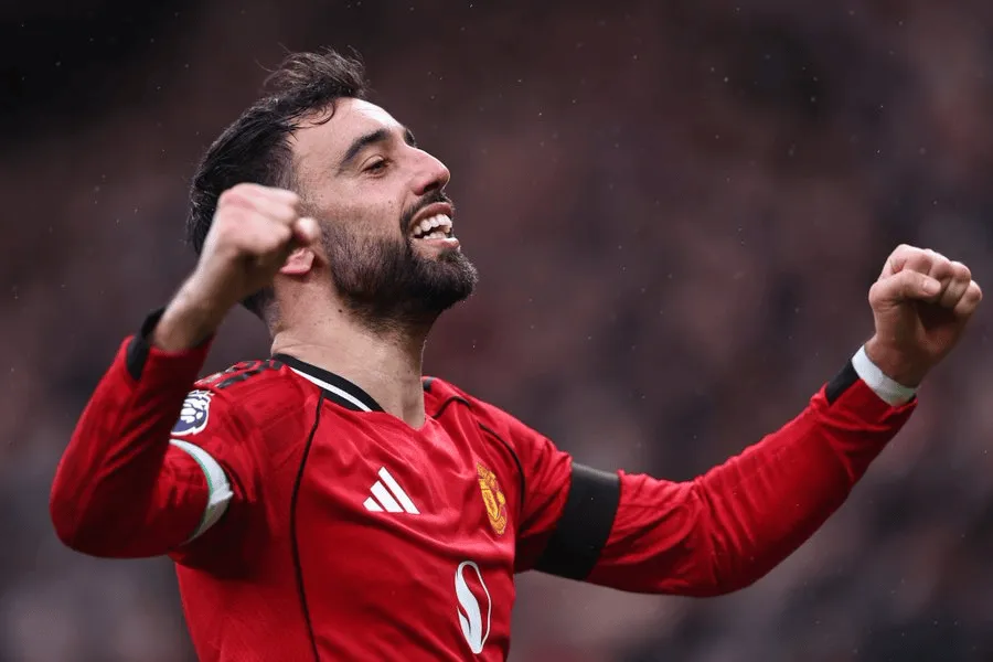 yabo-尽力局，曼联球员本场共创造10次机会，其中8次来自B费